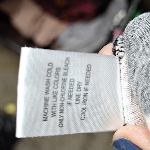 CHARLOTTE RUSSE SKIRT SIZE LARGE.  BIN 106 - Picture 5 of 6